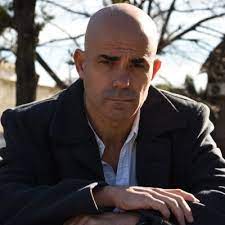 #sacheri #eduardo sacheri #la pregunta de sus ojos #el secreto de sus ojos #citas literarias #literatura argentina. Eduardo Sacheri On Twitter Le Agradezco Mucho A Los Medios Que Me Estan Invitando A Conversar Sobre Diego Maradona Pero Creo Que No Tengo Nada Para Aportar Mas Que Mi Respeto Y