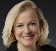 Dee Reid's Instagram, Twitter & Facebook