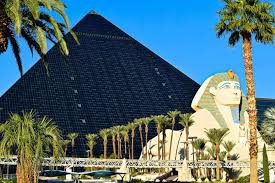 Ultimate Guide To Las Vegas Casino Hopping On The Strip Luxor Hotel Las Vegas Luxor Las Vegas Las Vegas Airport