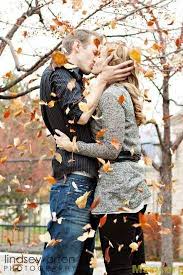 اجمل صور وصور حب مكتوب عليها عبارات رومانسية وكلام حب موقع مصري Engagement Photos Fall Engagement Pictures Fall Pictures