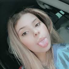 Lisa Wiginton's Instagram, Twitter & Facebook