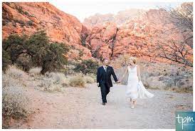 Learn More About Our All Inclusive Destination Elopement Packages For Red Rock Canyon In L Las Vegas Elopement Destination Elopement Packages Outdoor Elopement