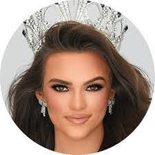 Shannon Gambill's Instagram, Twitter & Facebook