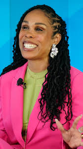 Let's give a heartfelt digital applause to Dr. Eva Frazer, MD — a civic  leader, trailblazing physician, and compassionate force for change. 👏🏾  Born and raised in St. Louis, Dr. Frazer has