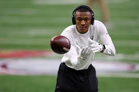 Devonta Smith Becomes One of the 5 Players To Win A National Championship,  Heisman And A Super Bowl - The Playoffs