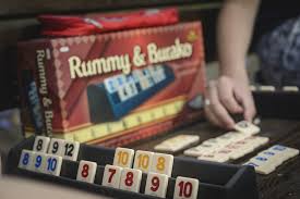 Juega ludo en línea con tus amigos y conviértete en una estrella: Rummy Burako Con Atriles Rigidos Comprar En Grabatto