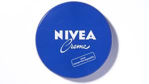 The cream glides on your skin with ease and builds a protective layer to guard the skin against harmful external influences like heat, cold, humidity, and pollution. Beiersdorf Markengeschichte Nivea