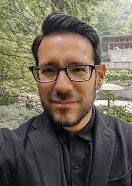 Alex Gil's Instagram, Twitter & Facebook