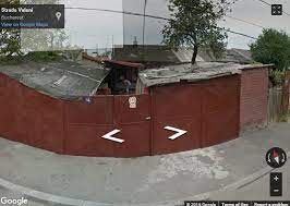 Casa are sistem de monitorizare cu camere de filmat, deschidera portilor fiind automata. Casa Rahova Zona Teius Str Valeni Nr Anuntul Ro