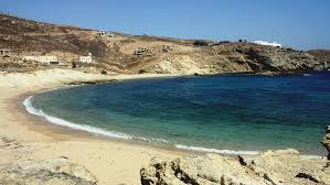 Kosmoplaz beach hotel & resort is a 4 star hotel built on one of the most beautiful and famous beaches of the island of mykonos, the stunning beach of platis gialos. Paralia Platys Gyalos E Mykonos Portal Of Mykonos Island