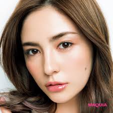 オフィスの華になるセクシーアイのつくりかた ピンク ブラウンシャドウ編 マキアオンライン maquia online 小悪魔メイク 大人可愛いメイク 健康的なメイク