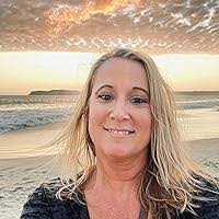 Joni Hahn's Instagram, Twitter & Facebook