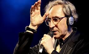 Questo è il suo ultimo album. Franco Battiato Malattia La Famiglia E L Amico Roberto Ferri Rompono Il Silenzio Urbanpost
