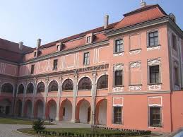 See tripadvisor's 345 traveler reviews and photos of valasske mezirici tourist attractions. Tip Na Vylet Zerotinsky Zamek A Namesti Valasske Mezirici Beskydy