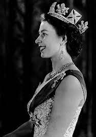 Hrh Queen Elizabeth Ii Young Queen Elizabeth Her Majesty The Queen Queen Elizabeth