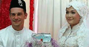 Serina redzuawan is an actress, known for potret mistik (2005), mr. Are These The Most Expensive Weddings In Malaysia Wedding Expenses Wedding Inspiration Wedding Gifts