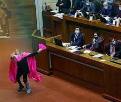 Y es que la diputada jiles lo había prometido a sus nietitos. Tsunade Es Chilena Diputada Festeja Corriendo Como Naruto Tierragamer