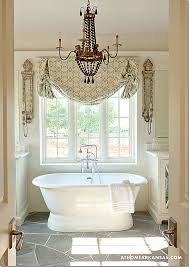 Cote De Texas Two Hot Little Rocks Designers Badezimmer Landhaus Badezimmer Fenster Ideen Traumhafte Badezimmer