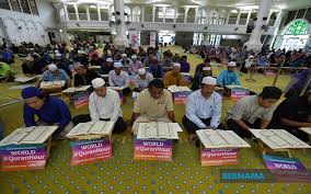 Penganjuran program world quran hour dilihat berpotensi dalam menjadi satu produk pelancongan ibadah. Bernama Malaysia Quranhour Best Platform To Get Closer To Quran