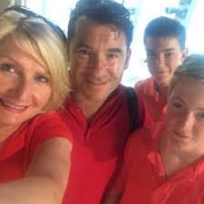 Kelly Farrington's Instagram, Twitter & Facebook