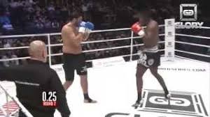 Tamamıyla hollanda'da yetişen ve kendini kick boks'da geliştiren saki, türkiye adına müsabakalara çıkmaktadır. Remy Bonjasky Glory Kickboxing