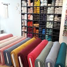 A La Recherche D Un Tissu Pour Coudre Vos Vetements Ou Des Accessoires De Deco Decouvrez 11 Adresses O Acheter Tissu Boutique Haute Couture Magasin De Tissus