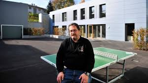 Dennoch sinkt die anzahl der. Projekt In Offenbach Mit Fussball Aus Dem Abseits Rhein Main Faz