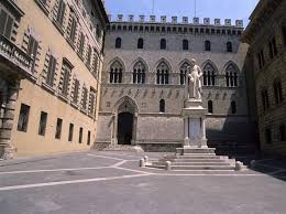 Mps Il Palazzo D Oro A Lecce E L Autogol A Caserta Corriere It