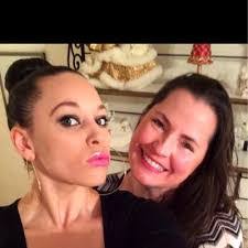 Lisa Gressett's Instagram, Twitter & Facebook