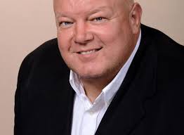 Ses-voet-ses en elke duim onstuitbaar