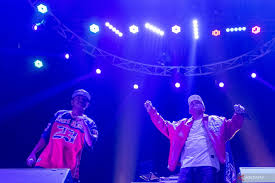 Lirik lagu Kimcil Kepolen oleh grup musik hip hop dangdut NDX AKA -  ANTARA News