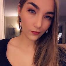 Wendy Lange's Instagram, Twitter & Facebook