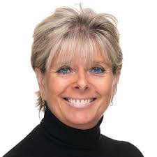 Claire Harper's Instagram, Twitter & Facebook