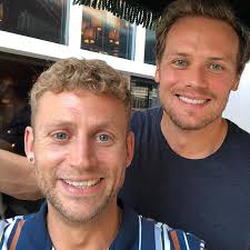 Richard Clewley: 🤩 look who I bumped into! #samheughan #jamiefraser  #dinnafashsassenach #outlander