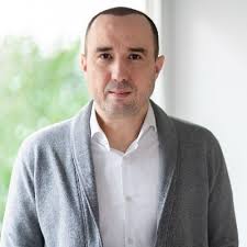 Goldrhein konzentriert sich auf die praktische Anwendung und unterstützt  Anleger dabei, in volatilen Märkten klares operatives Denken zu entwickeln.  Der leitende Dozent Daniel Will vermittelt systematisch  Positionsaufbaulogik und ...