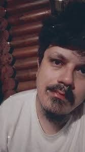 HI I'm sen I also go by AK I'm 22 nonbinary they/them nice to meet all you  beautiful people (I was told I look like Marceline today so sorry for the  adventure