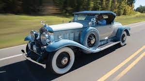 Surprises Galore At Scottsdale Classic Car Auctions Car Auctions Classic Cars Roadsters