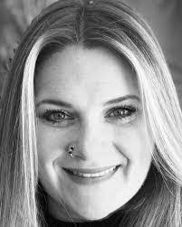 Amanda Dipaolo's Instagram, Twitter & Facebook