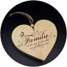 Handgefertigte Herzen Aus Zirben Holz Mit Familien Spruchen Wir Gravieren Individuelle Spruche Auf Holz Herzen Aus Zirbenholz Holz Herz Zirben Holzgravur