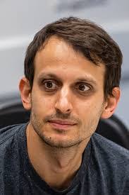 Lee Volk's Instagram, Twitter & Facebook