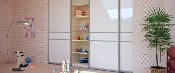 Damit läßt sich, wenn man tv schauen möchte, der schrank komplett öffnen. Gleitturen Selber Bauen Die Wohnung Modern Gestalten Archzine Net