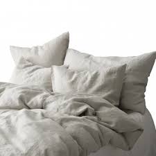 Pour rester dans les mêmes tons, vous pouvez rajouter des draps gris afin d'avoir une parure de lit complète. Housse De Couette 100 Lin Lave 240x220 Gris Clair Tell Me More Petite Lily Interiors