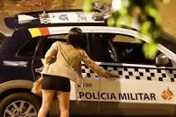 Resultado de imagem para policiais saindo de boate no df