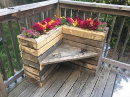 Wood shipping pallets are a great option for creating highly effective composting systems explain to the head honcho you'd like to recycle some to make a compost bin. Diy Pallet Bench With Flower Box For Corner Pallets Pro
