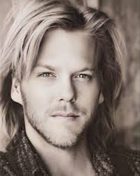 👋 Actor #KieferSutherland made a surprise stop at the Kingston DMV, taking  time for a photo with Ulster County staff while handling routine business!  🌟📷 🎥 Ulster County Government During a visit