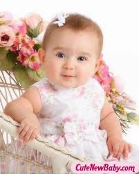 Cute baby photographs 40 photos of lovable babies. Cute Beautiful Baby Girl With Roses Cutenewbaby Com