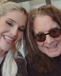 Angela Severn's Instagram, Twitter & Facebook