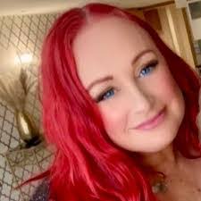 Leah Avery's Instagram, Twitter & Facebook