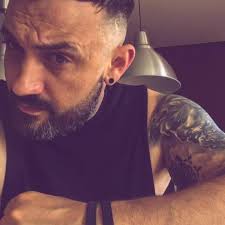 Ilni Ma Nara Lil Ibni Aktar Minn Sena Issa"