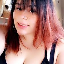 Peggy Bragg's Instagram, Twitter & Facebook